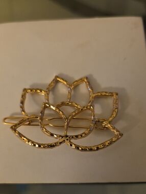 Source Unknown Gold Lotus Hair Clip
